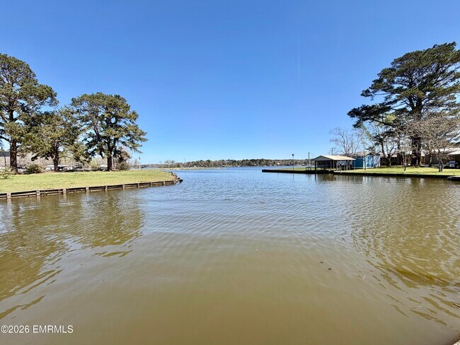 Building Photo - 3725 Kay Dr