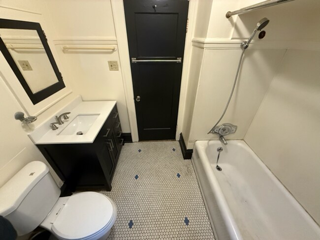 Building Photo - 2628-2630 N 48th St,