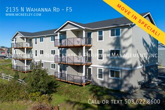 Building Photo - 2135 N Wahanna Rd