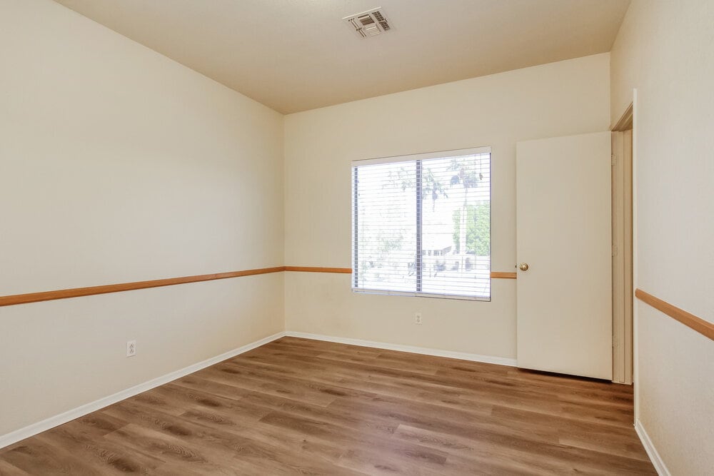 Building Photo - 16236 W Lilac St