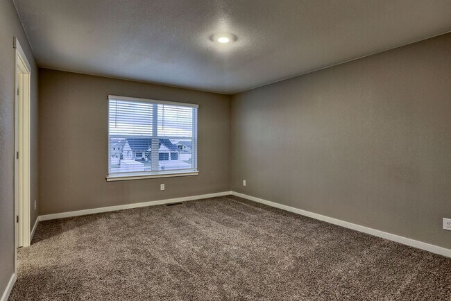 Building Photo - 4 Bedroom home in Windsor