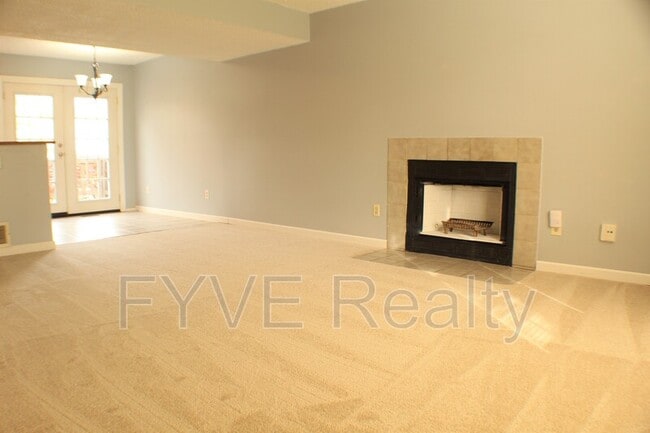 Building Photo - 4968 Silver Bow Dr