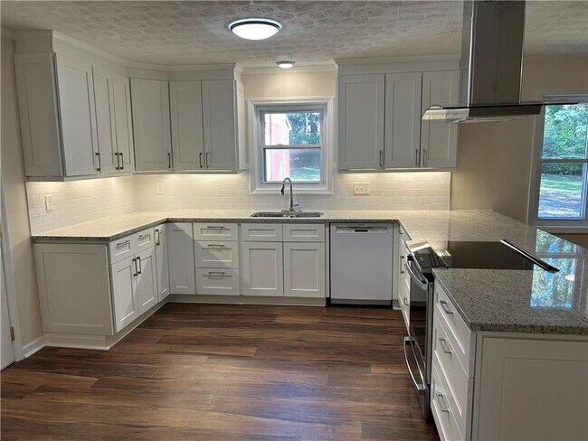 Building Photo - 1811 Trophy Dr