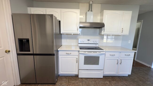 Building Photo - 5064 Gunston Ln