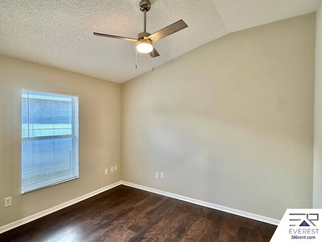 Building Photo - 32 Pierce Ln