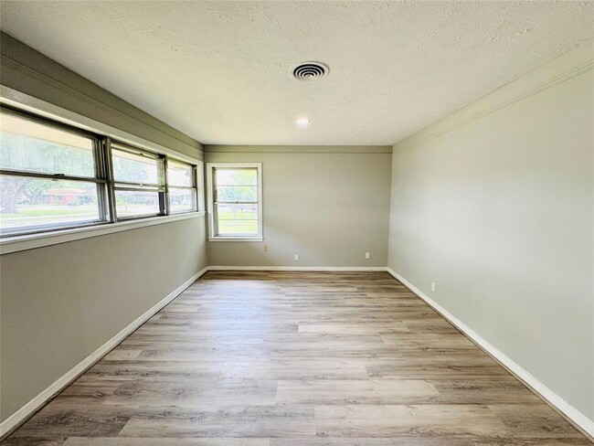 Building Photo - 7905 Turquoise Ln