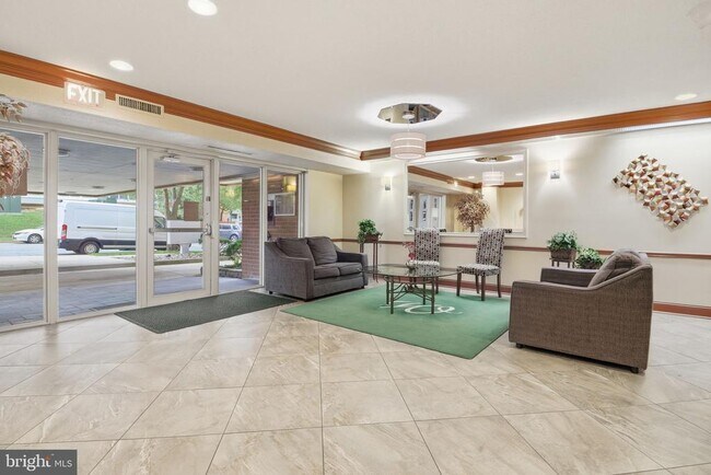 Building Photo - 5250 Valley Forge Dr