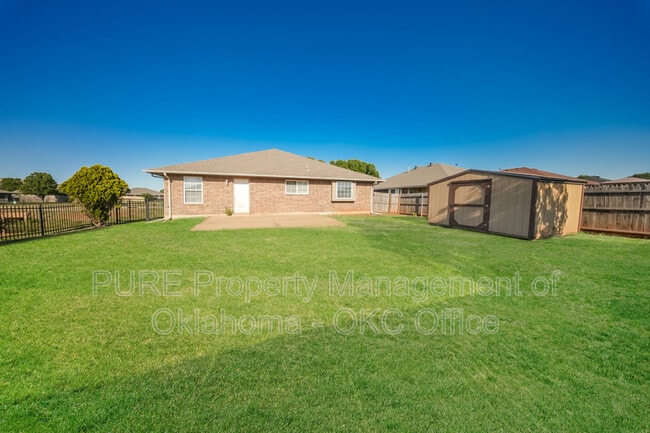 Building Photo - 7921 Azurewood Dr