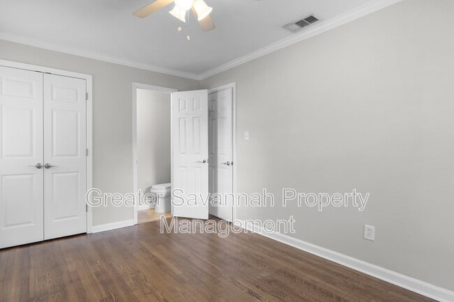 Building Photo - 2114 E 62nd St