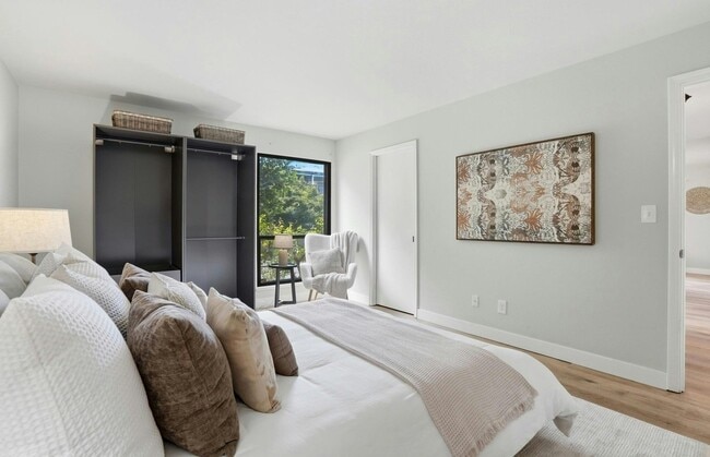 Building Photo - 1680 San Miguel Dr