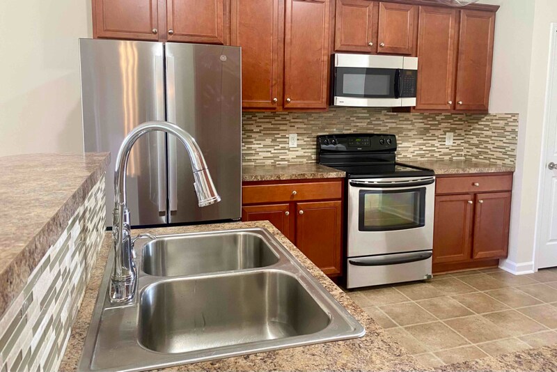 Building Photo - 102 Privett Ct