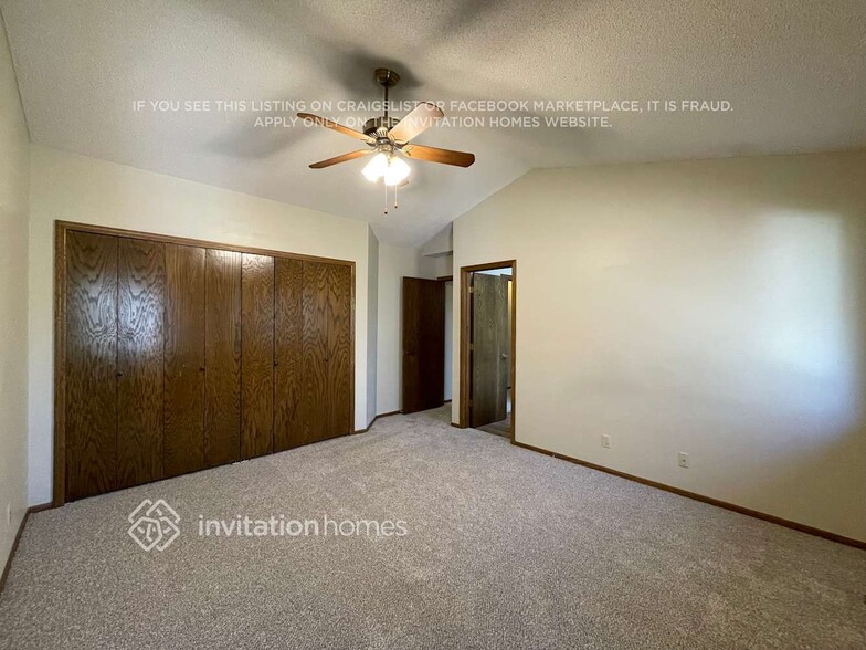 Building Photo - 1609 Lakewood Dr N