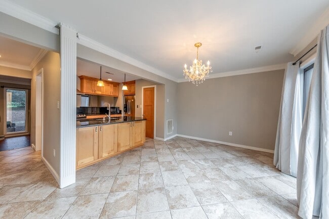 Building Photo - 110 Harrops Glen