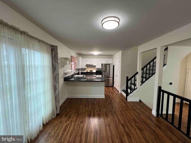 Building Photo - 6247 Spring Knoll Dr