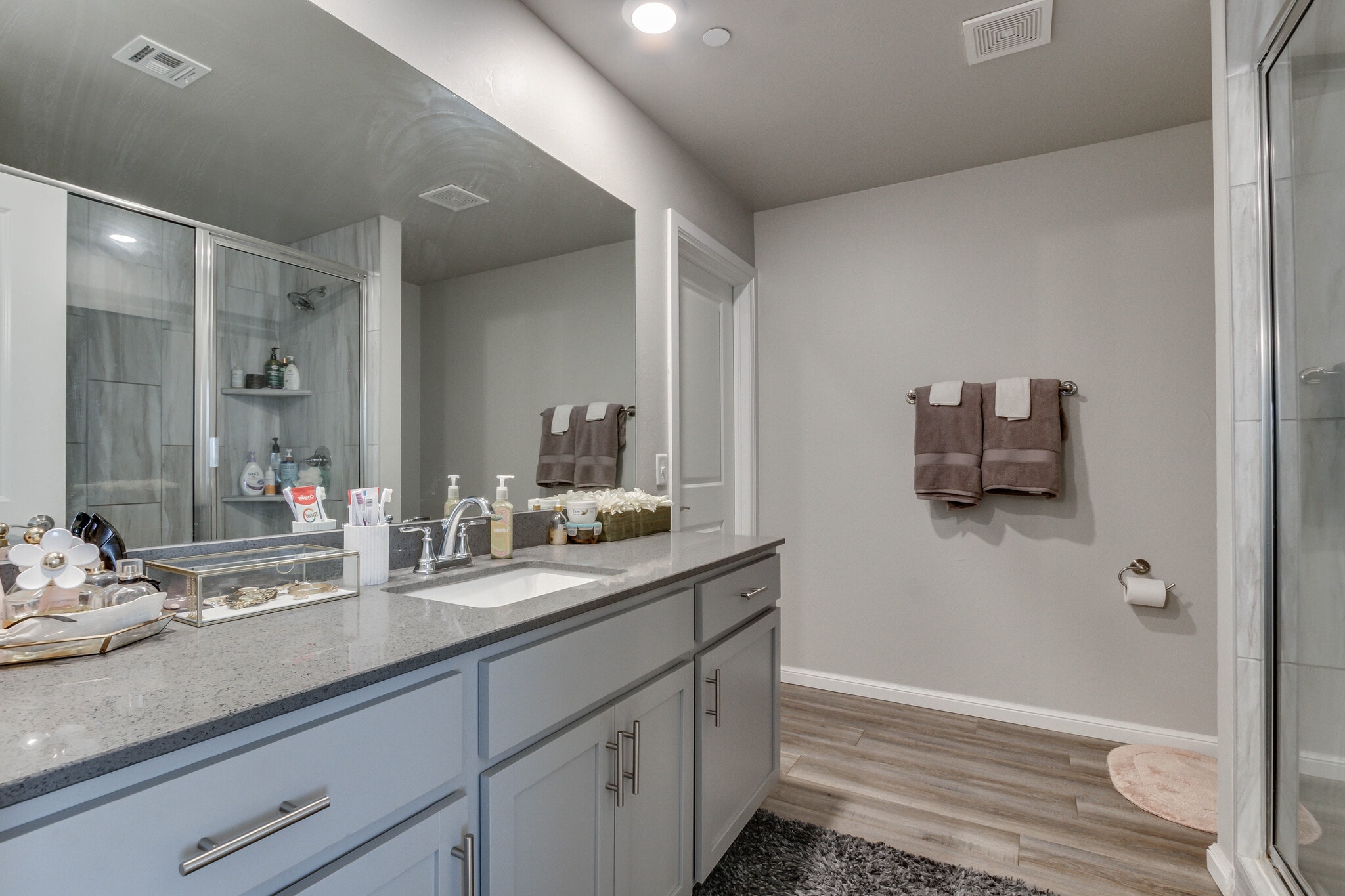 Building Photo - 2641 Cedar Tree Rd