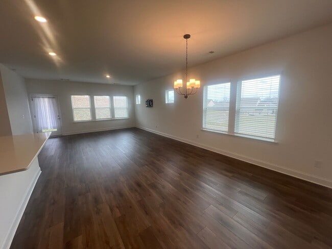 Building Photo - 312 Traywick Pl