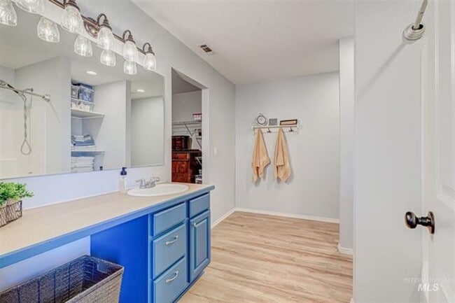 Building Photo - 5 Bedroom Home in South Boise _ Community ...