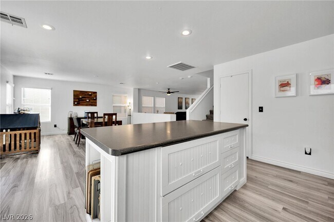 Building Photo - 11142 Romola St