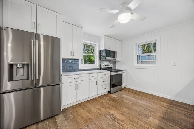 Building Photo - Newly Remodeled Beachside Home – Walk to the Ocean