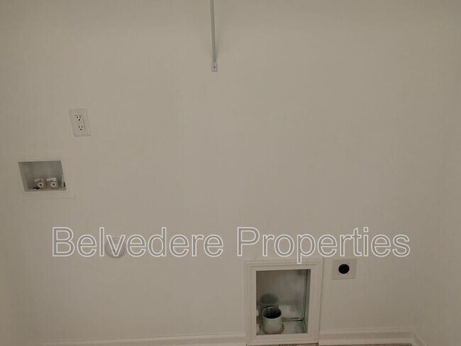 Building Photo - 105 Sommerwall Pl