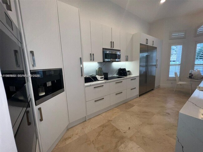 Building Photo - 5283 SW 33rd Way