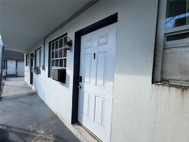 Building Photo - 7638 N Miami Ave