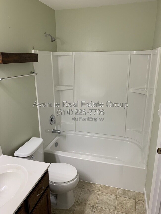 Building Photo - 554 Parkgate Dr