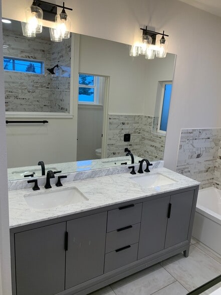 Building Photo - 9 N Garfield Ave