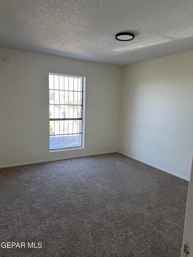 Building Photo - 408 N Resler Dr