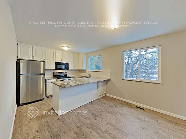 Building Photo - 3270 S Ouray Way