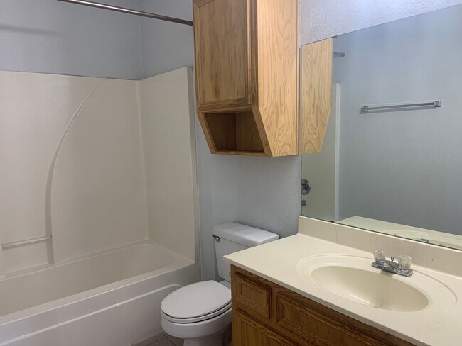 Building Photo - 4611 Hitchrock Dr