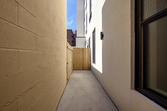 Building Photo - 857 Bergen Ave