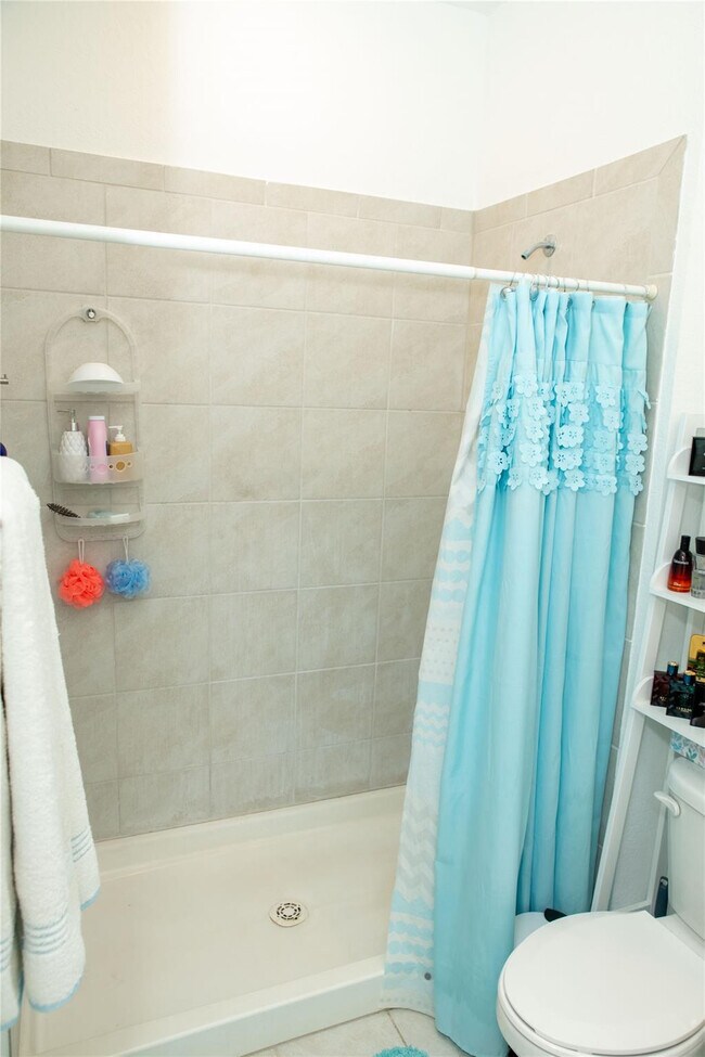 Building Photo - 1147 SW 7th Ave