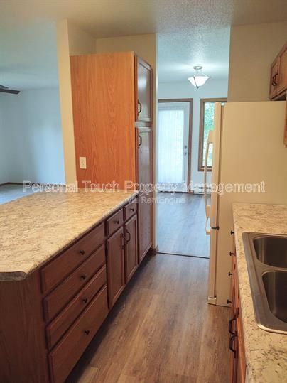 Building Photo - 19 Prairiewood Xing S