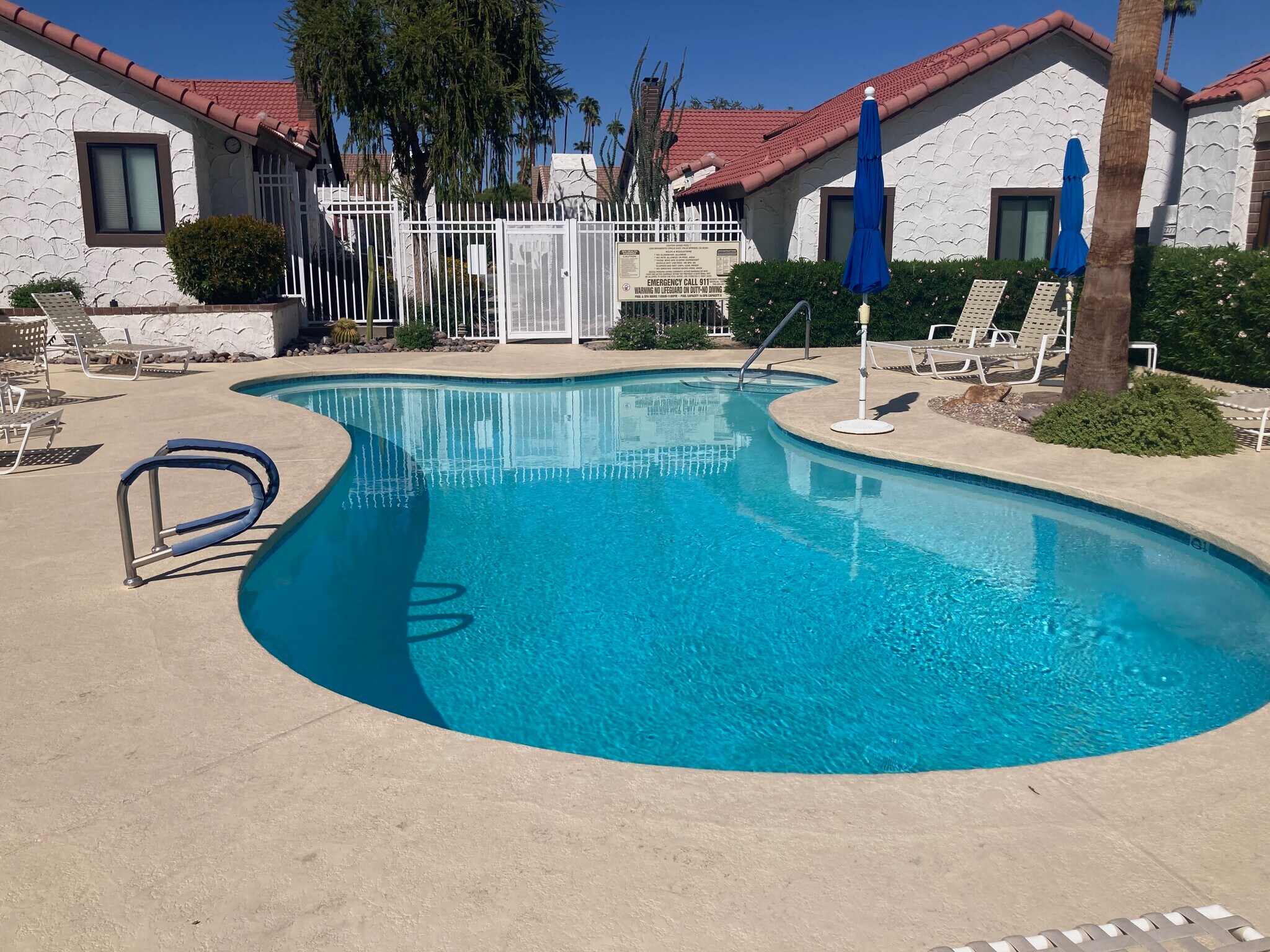 Building Photo - 2330 Miramonte Cir E