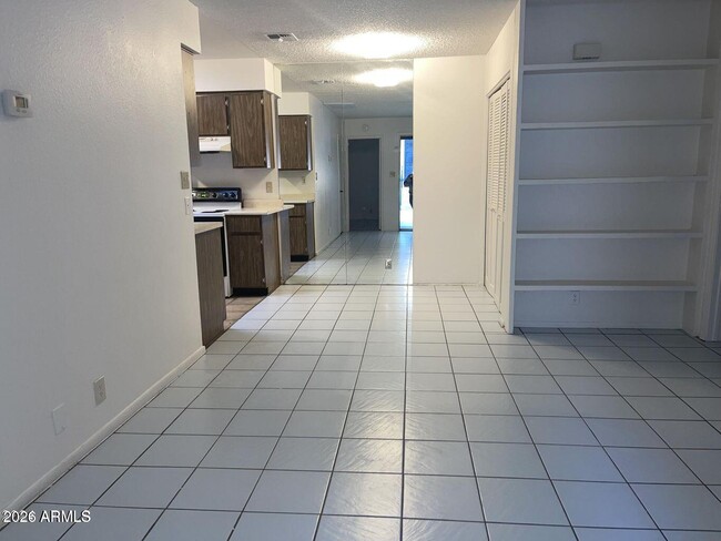 Building Photo - 9001 W Elm St