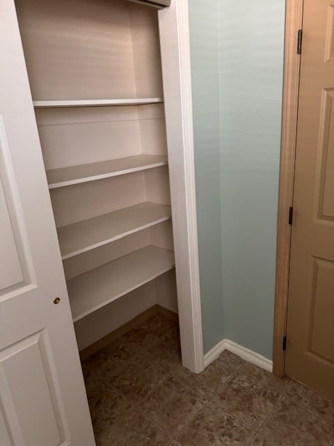 Building Photo - 415 Louis Ln