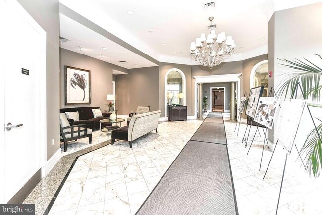 Building Photo - 851 N Glebe Rd