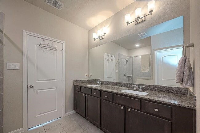 Building Photo - 21029 Crinet Square