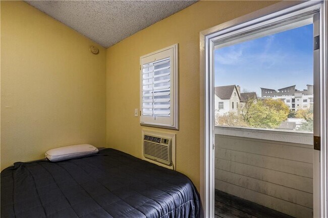 Building Photo - 2510 San Gabriel St