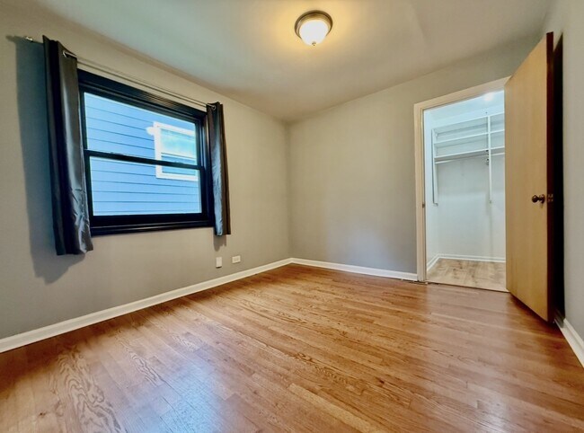 Building Photo - 307 S Pierce Ave