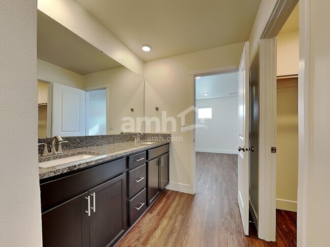 Building Photo - 19301 17th Ave Ct E