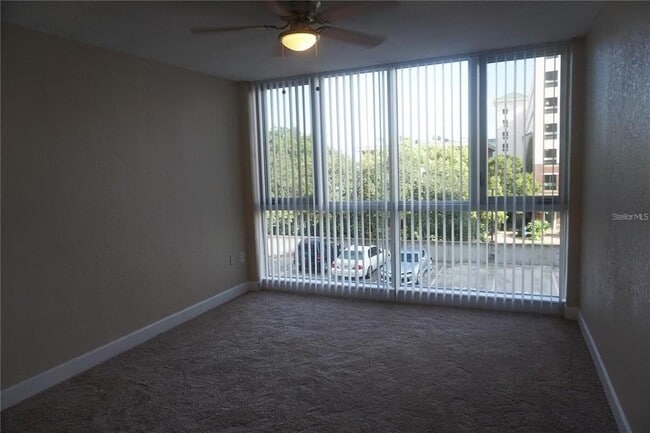 Building Photo - 470 3rd St S