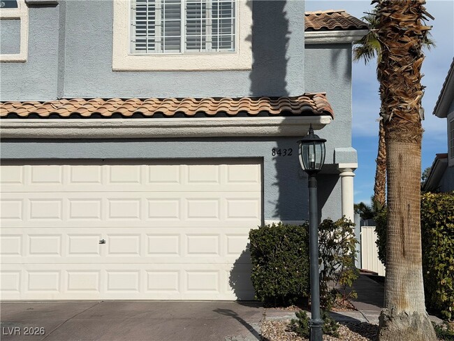 Building Photo - 8432 Pacific Fountain Ave