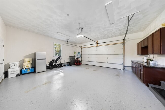 Building Photo - 9 Ridge Rd