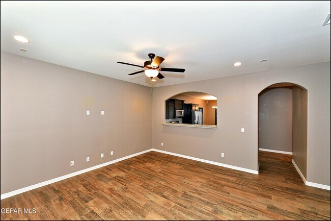 Building Photo - 3741 Loma Adriana
