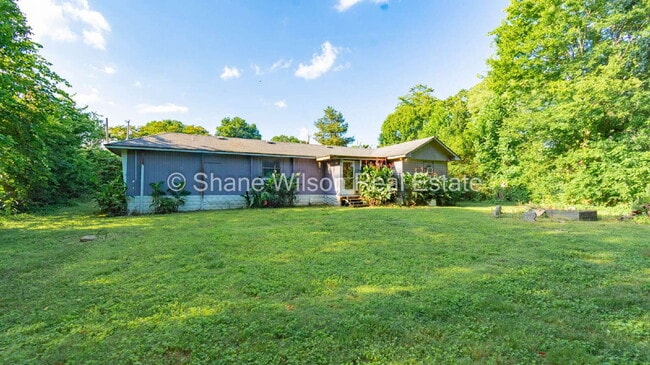 Building Photo - Charming 3-Bedroom Home on Wilkes Avenue w...