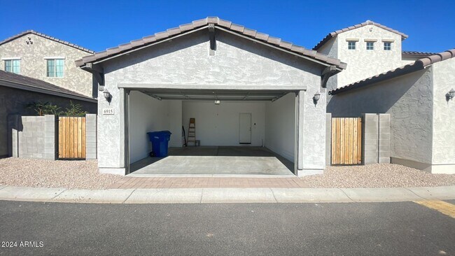 Building Photo - 6915 E Boise St