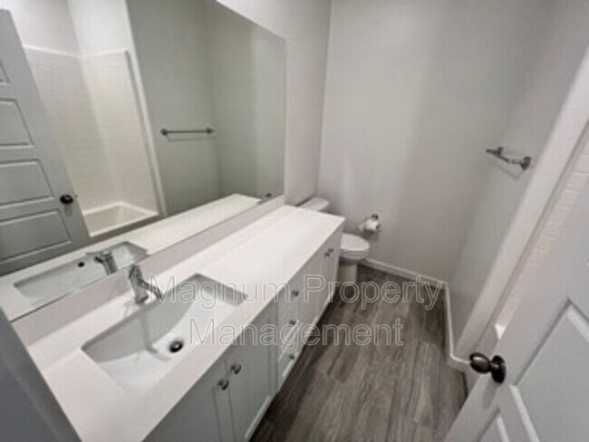 Building Photo - 30960 Falling Star Pl