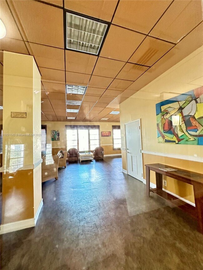 Building Photo - 6770 Indian Creek Dr
